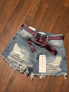 NWT Nature High Rise Distressed Denim Shorts Size XS 24
